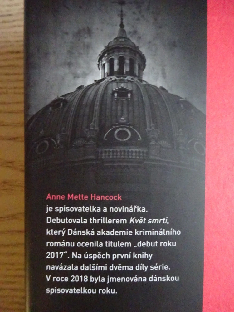 KVĚT SMRTI, ANNE METTE HANCOCK, **an