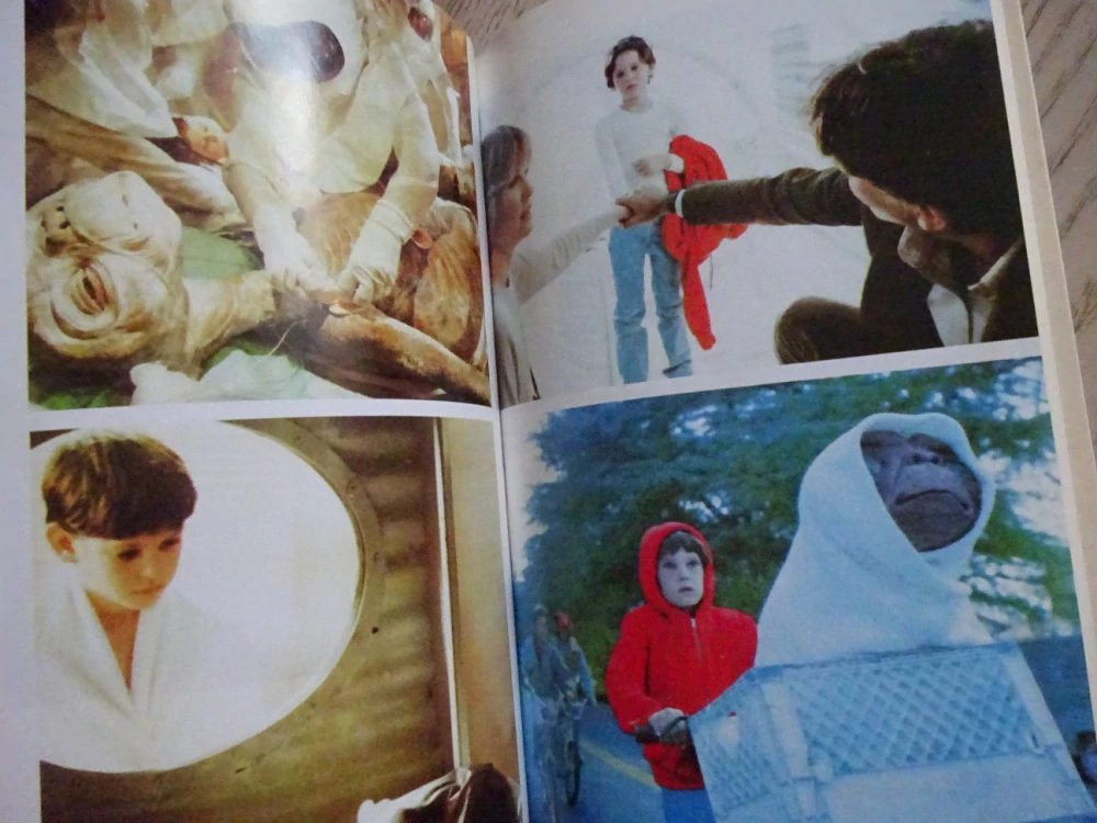 E. T. MIMOZEMŠŤAN, WILLIAM KOTZWINKLE, STEVEN SPIELBERG, **an