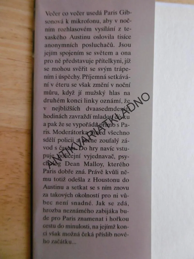 ZDRAVÍM TĚ , TEMNOTO, SANDRA BROWN