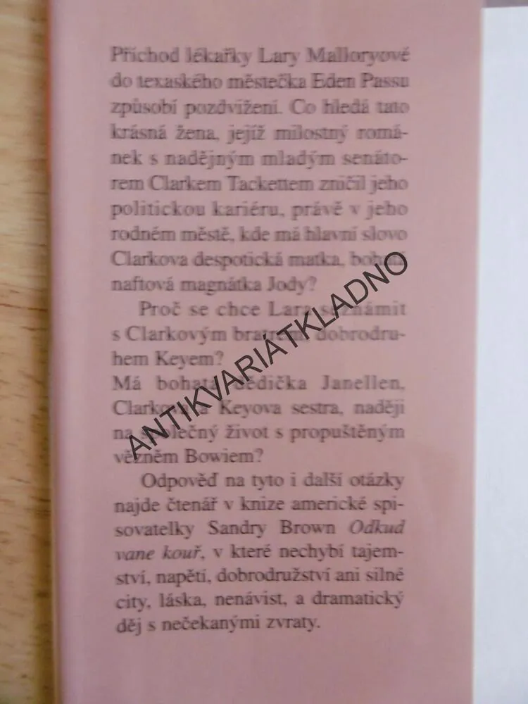 ODKUD VANE KOUŘ, SANDRA BROWN, **an