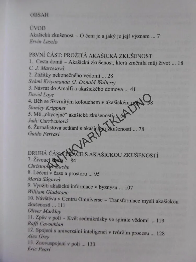 ZKUŠENOSTI S AKAŠOU, ERVIN LASZLO