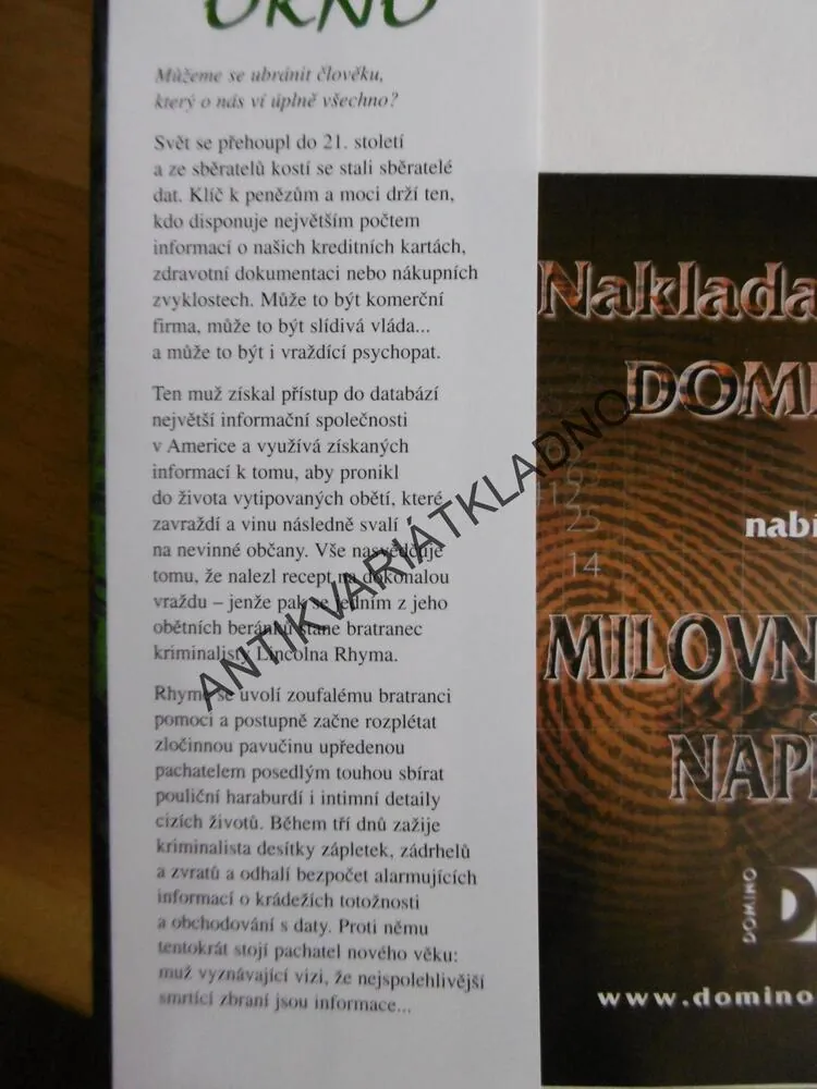 ROZBITÉ OKNO, JEFFERY DEAVER, **an