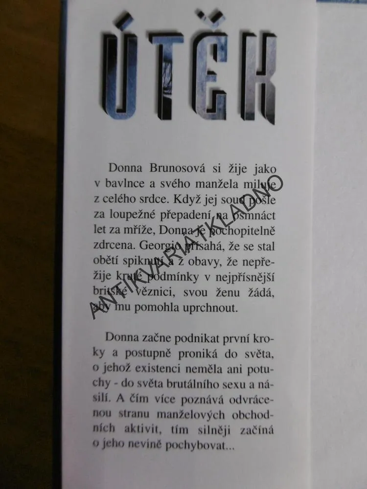 ÚTĚK, MARTINA COLE, **an