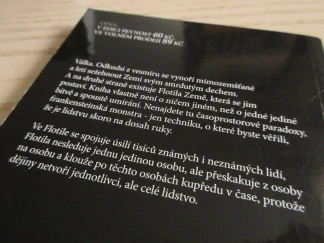 FLOTILA ZEMĚ, PATRICK ZANDL, **an