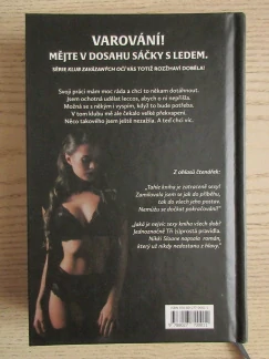TŘI (S)PROSTÁ PRAVIDLA, NIKKI SLOANE, **an