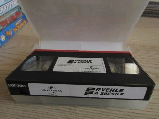 RYCHLE A ZBĚSILE 2, P. WALKER, VHS VIDEOKAZETA