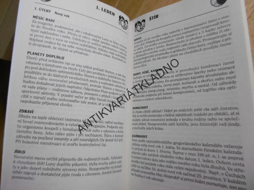 LUNÁRNÍ KALENDÁŘ 2019, ALENA KÁRNÍKOVÁ, HOROSKOPY PRO KAŽDÝ DEN