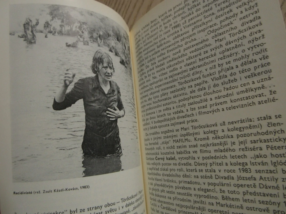 TÖRŐCSIKOVÁ MARI, FILMOVÝ SEŠIT, **an