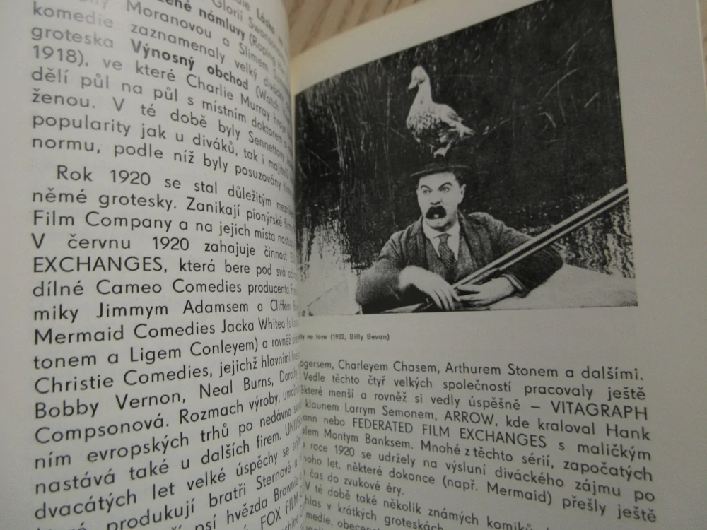 SENNETTOVA TOVÁRNA NA SMÍCH, FILMOVÝ SEŠIT, **an