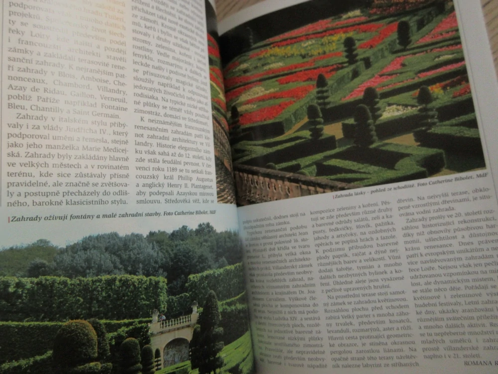 ZEMĚ SVĚTA LISTOPAD/2005 - ZÁMKY NA LOIŘE, **an
