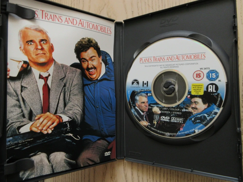 LETADLA, VLAKY A AUTOMOBILY, S. MARTIN, J. CANDY, DVD FILM