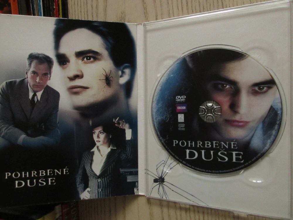 POHŘBENÉ DUŠE, R. PATTINSON, J. SANDS, R. STIRLING, DVD FILM