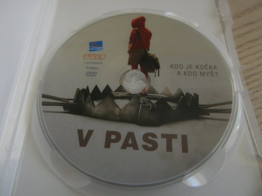 V PASTI, GB OBAL, ČESKÁ VERZE, DVD FILM