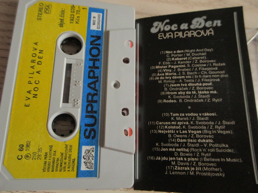 NOC A DEN, EVA PILAROVÁ, MC KAZETA