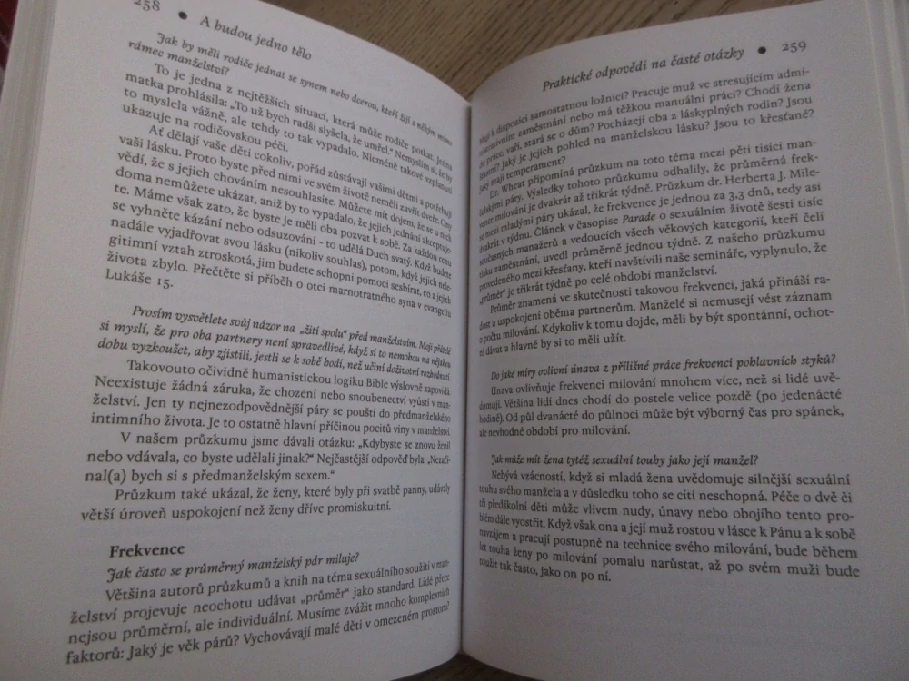 A BUDOU JEDNO TĚLO, TIM A BEVERLY LAHAYEOVI, **an