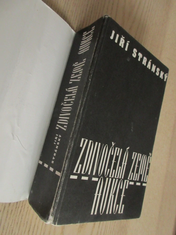 ZDIVOČELÁ ZEMĚ, AUKCE, JIŘÍ STRÁNSKÝ, **an