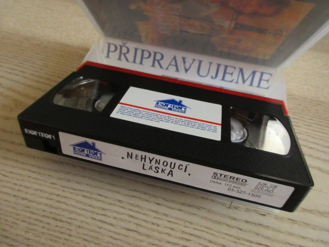 NEHYNOUCÍ LÁSKA, OLDMAN, VHS VIDEOKAZETA