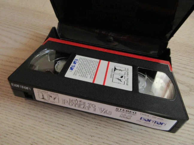 MŮŽE TO POTKAT I VÁS, NICOLAS CAGE, B. FONDA, VHS VIDEOKAZETA