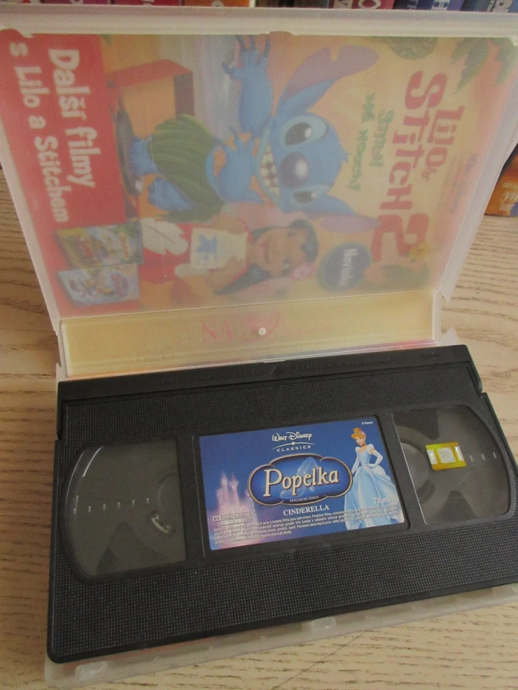 POPELKA, VHS VIDEOKAZETA