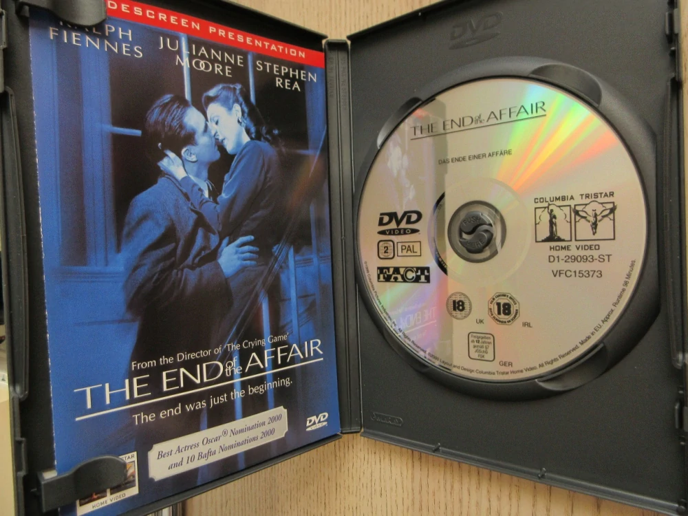 HRANICE LÁSKY, R.FIENNES, ČESKÉ TITULKY, DVD FILM PLUS BOOK