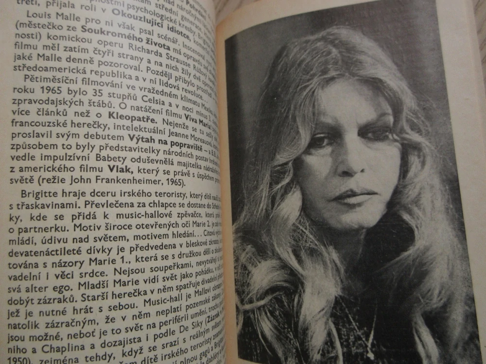 BARDOTOVÁ BRIGITTE, FILMOVÝ SEŠIT, **an