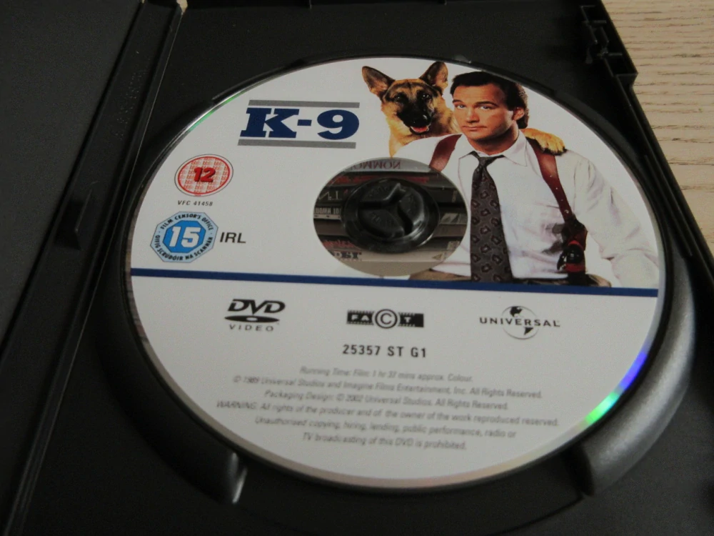 K-9 PŘÍTEL SE STUDENÝM ČUMÁKEM, J.BELUSHI, GB OBAL, ČESKÉ TITULKY, DVD FILM