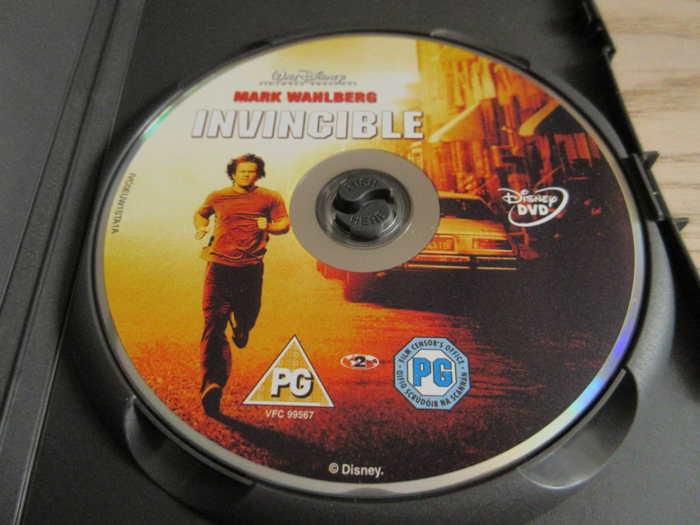 NEPORAZITELNÝ, M.WAHLBERG, GB OBAL, ČESKÝ DABING, DVD FILM