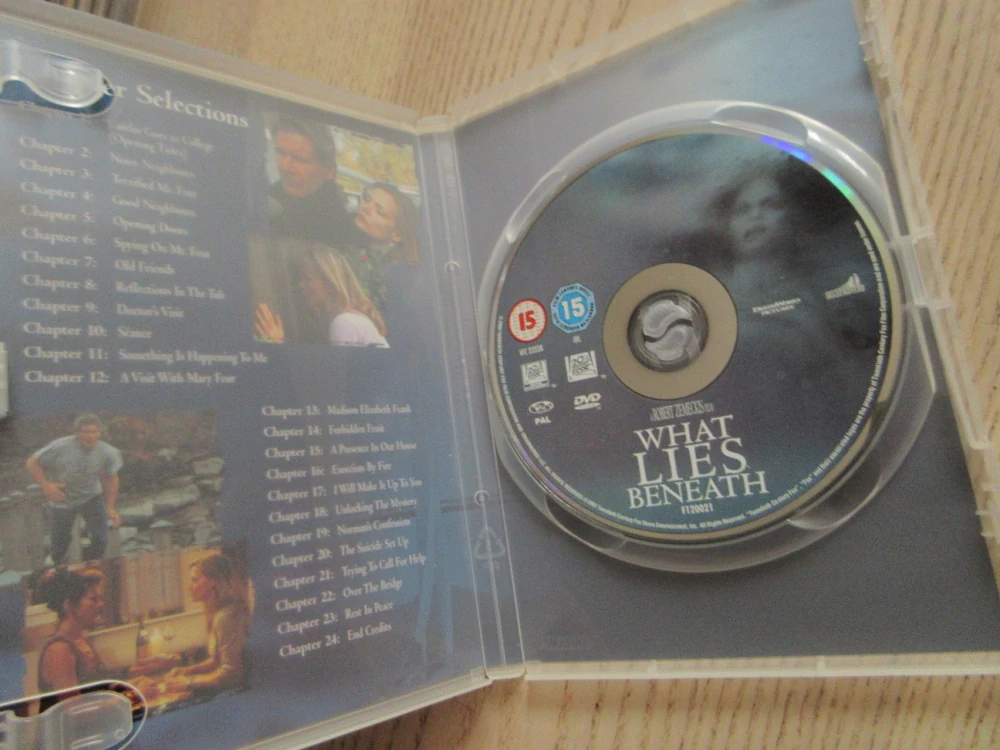POD POVRCHEM, H.FORD, M.PFEIFFER, GB OBAL, ČESKÉ TIT. DVD FILM