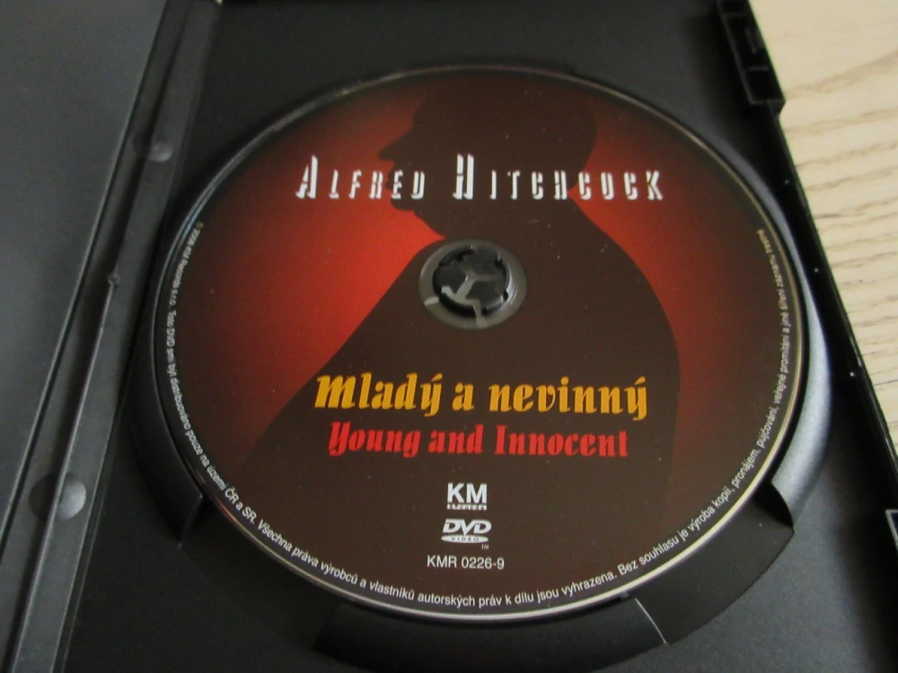 MLADÝ A NEVINNÝ, HITCHCOCK, ČESKÉ DVD FILM