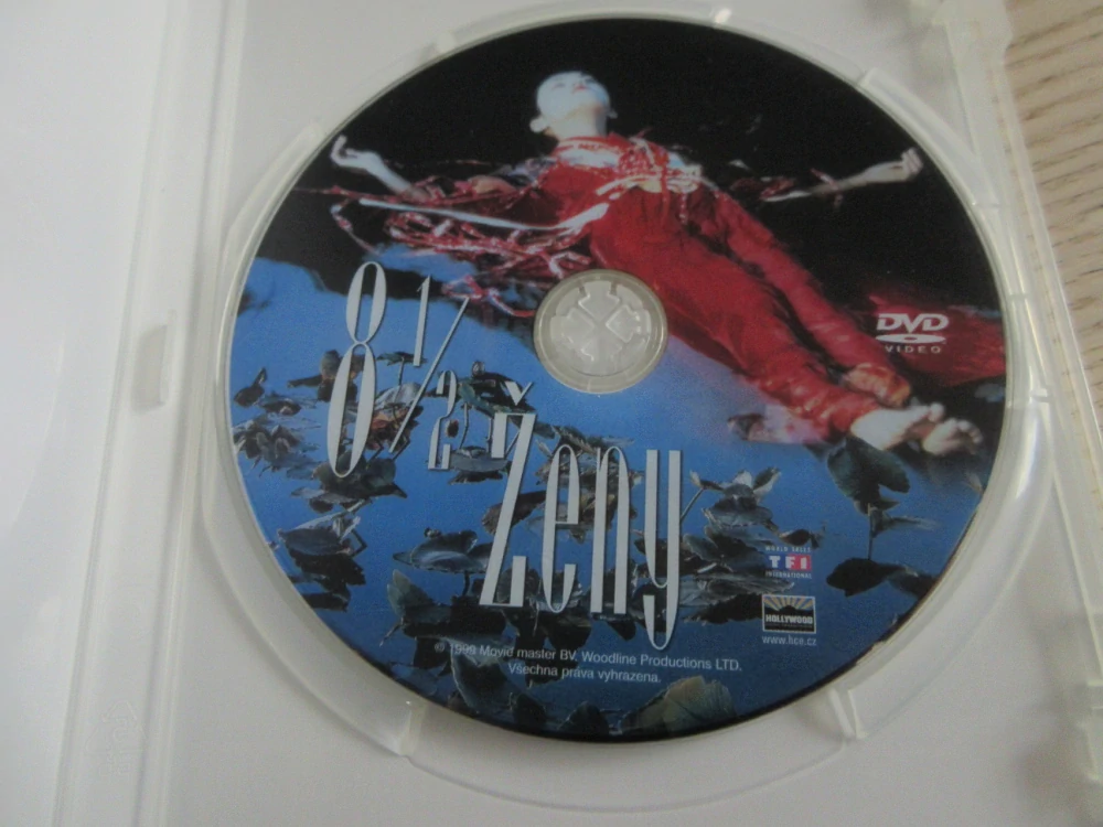 8 A POLOVINA ŽENY, T.COLLETTE, GB OBAL, ČESKÉ DVD FILM