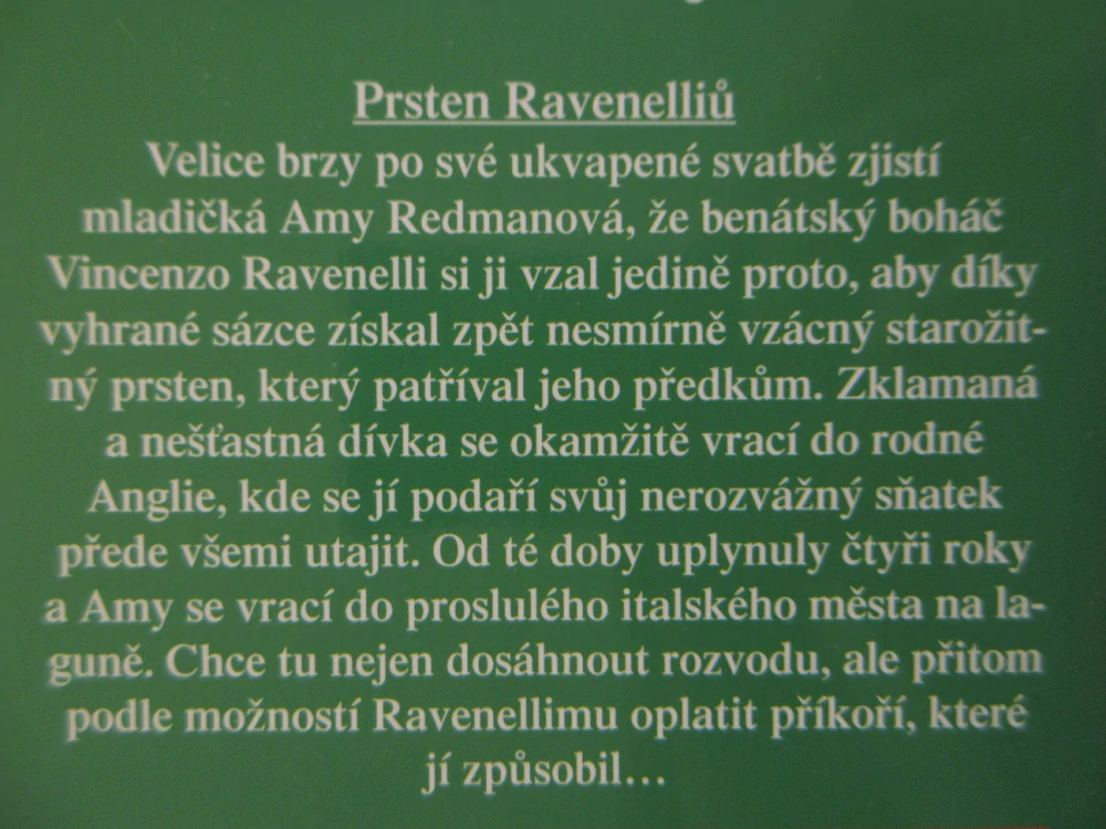 PRSTEN RAVENELLIŮ, KATE WALKEROVÁ, **an