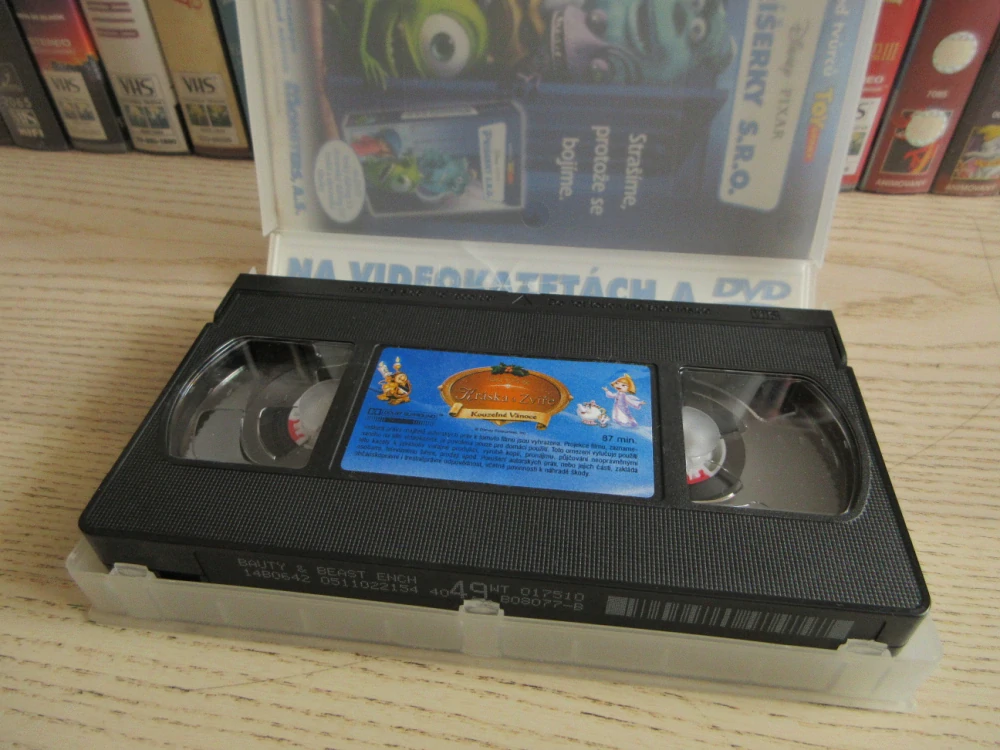 KRÁSKA A ZVÍŘE - KOUZELNÉ VÁNOCE, VHS VIDEOKAZETA