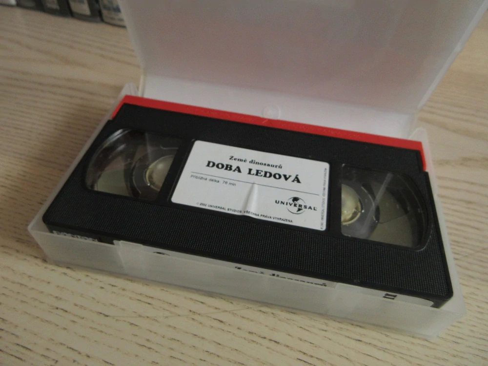ZEMĚ DINOSAURŮ: DOBA LEDOVÁ, VHS VIDEOKAZETA
