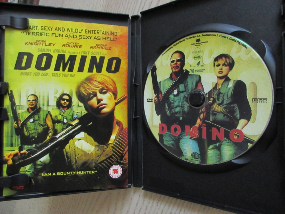 DOMINO, K. KNIGHTLEY, M. ROURKE, GB OBAL, ČESKÉ DVD FILM VČ. FILM BOOK