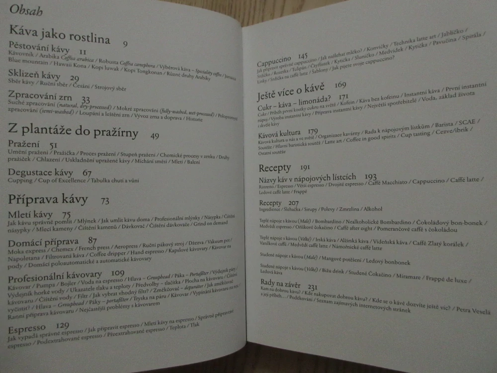 KNIHA O KÁVĚ, PETRA VESELÁ, **an