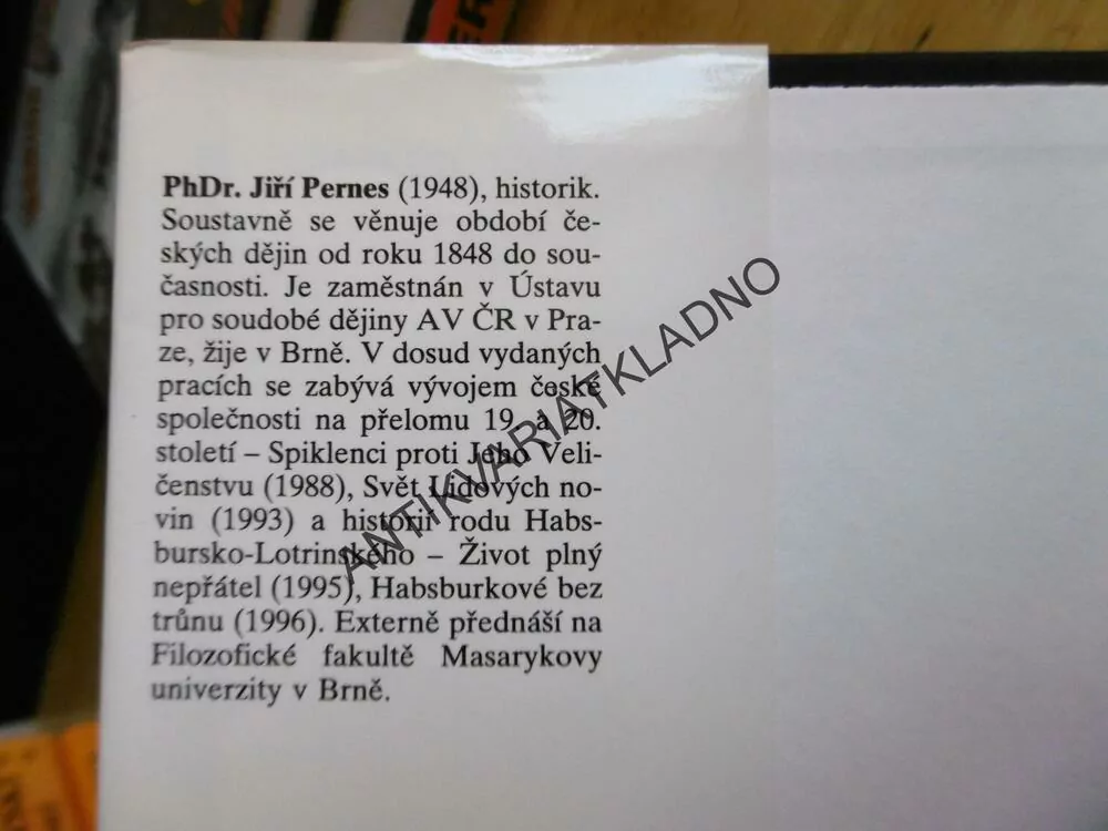 AŽ NA DNO ZRADY, EMANUEL MORAVEC, JIŘÍ PERNES