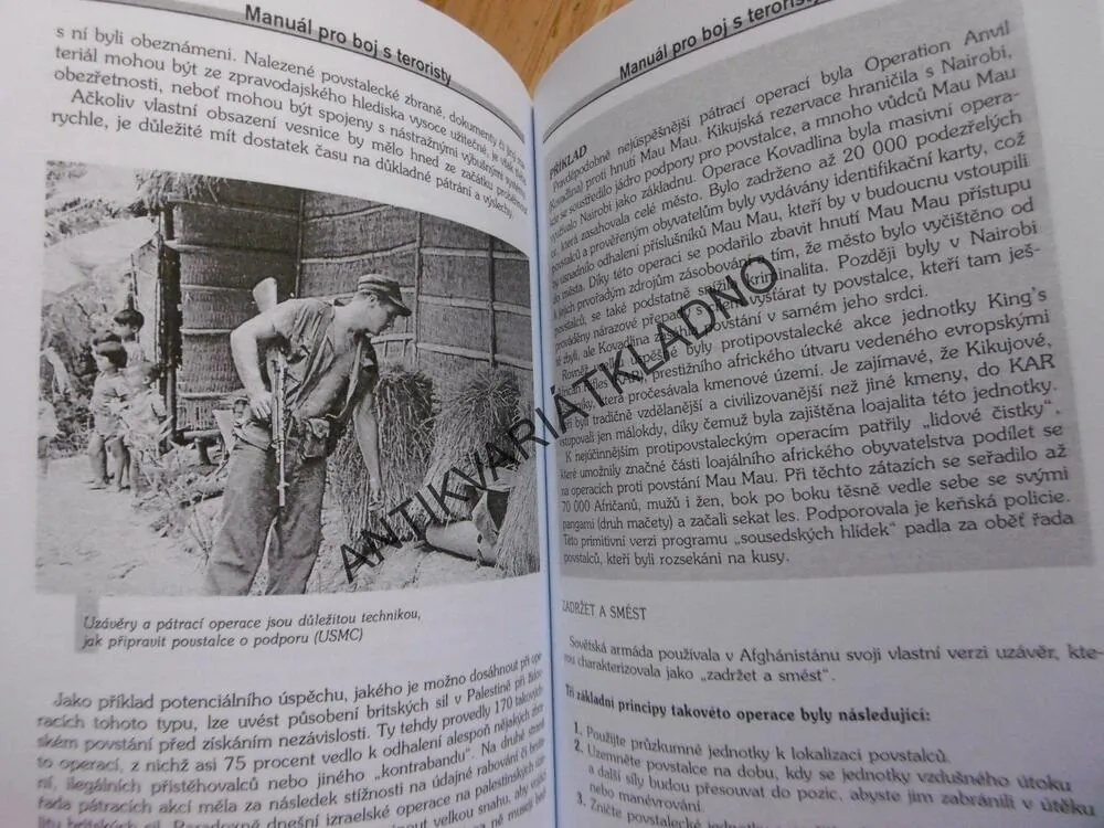 MANUÁL PRO BOJ S TERORISTY, LEROY THOMSON
