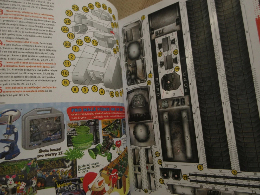 ABC, 24/2011, KOMPLETNÍ DÉČKA, TECHNIKA - POLICEJNÍ MECH T2