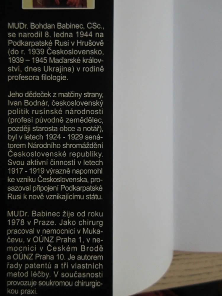 DOKTOR Z MUKAČEVA ANEB JAK SE STAVĚL POMNÍK, BOHDAN BABINEC, **an