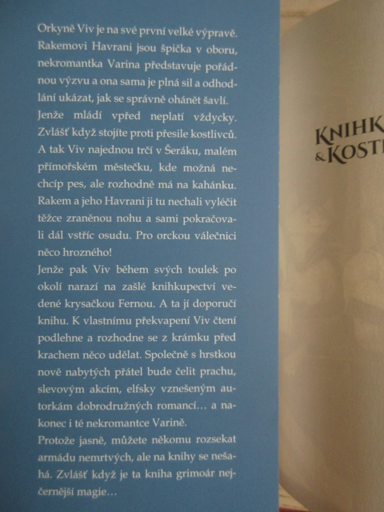 KNIHKUPECTVÍ A KOSTNÍ PRACH, TRAVIS BALDREE, **an