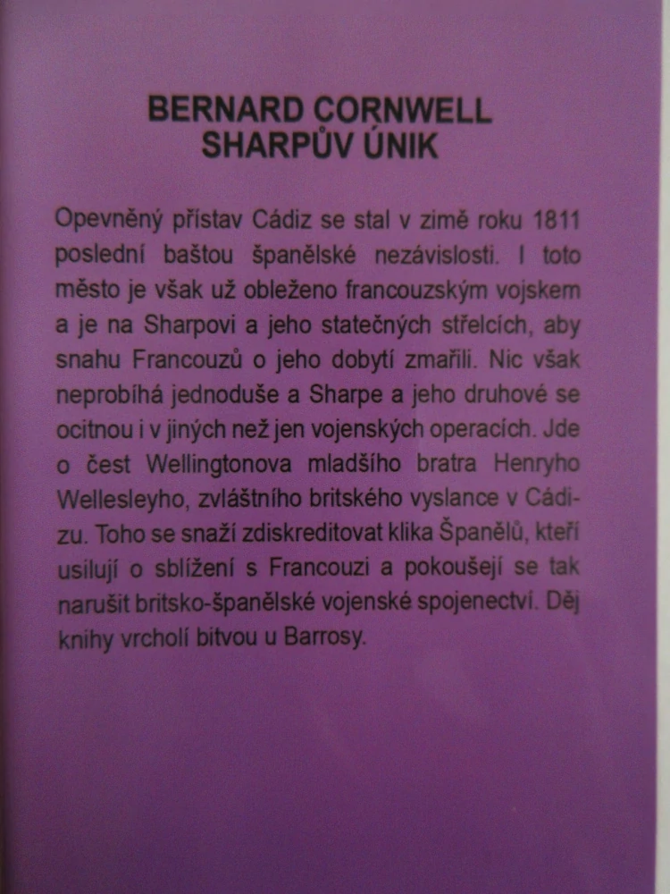 SHARPŮV HNĚV, BERNARD CORNWELL, **an