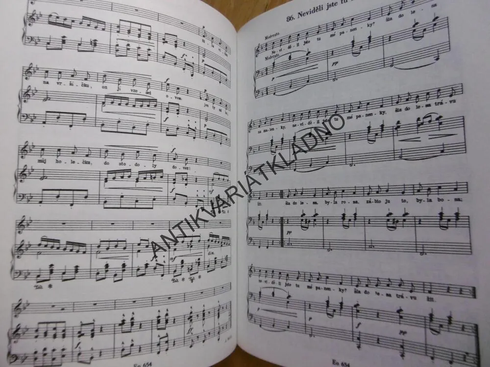 NÁŠ POKLAD 270 NÁRODNÍCH PÍSNÍ, SLÁDEK, 1., NOTY KLAVÍR, TEXT, 1982