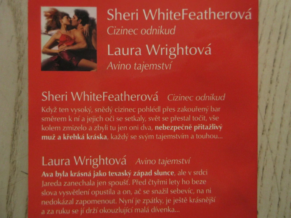 CIZINEC ODNIKUD, SHERI WHITEFEATHEROVÁ, AVINO TAJEMSTVÍ, LAURA WRIGHTOVÁ, **an