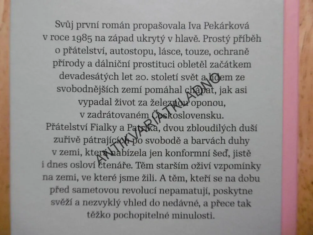 PÉRA A PERUTĚ, IVA PEKÁRKOVÁ, **an