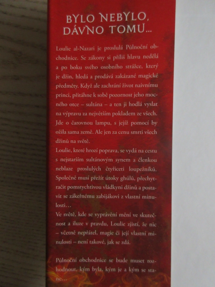 ZLODĚJ HVĚZDNÉHO PRACHU, CHELSEA ABDULLAH, **an