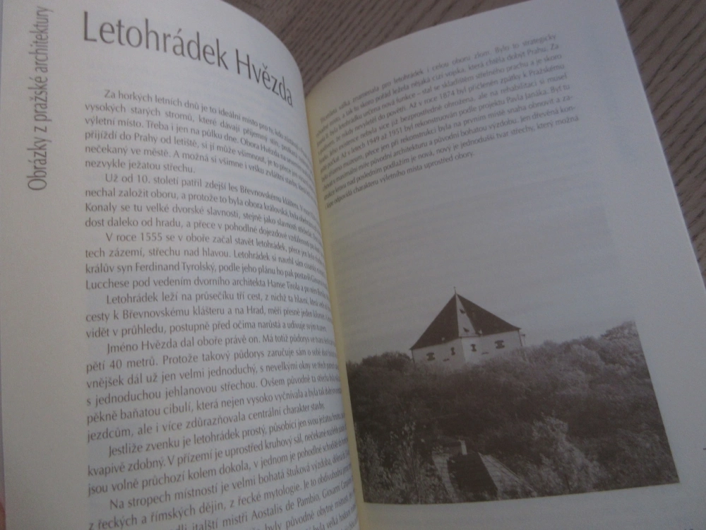 OBRÁZKY Z PRAŽSKÉ ARCHITEKTURY, RADOMÍRA SEDLÁKOVÁ, **an