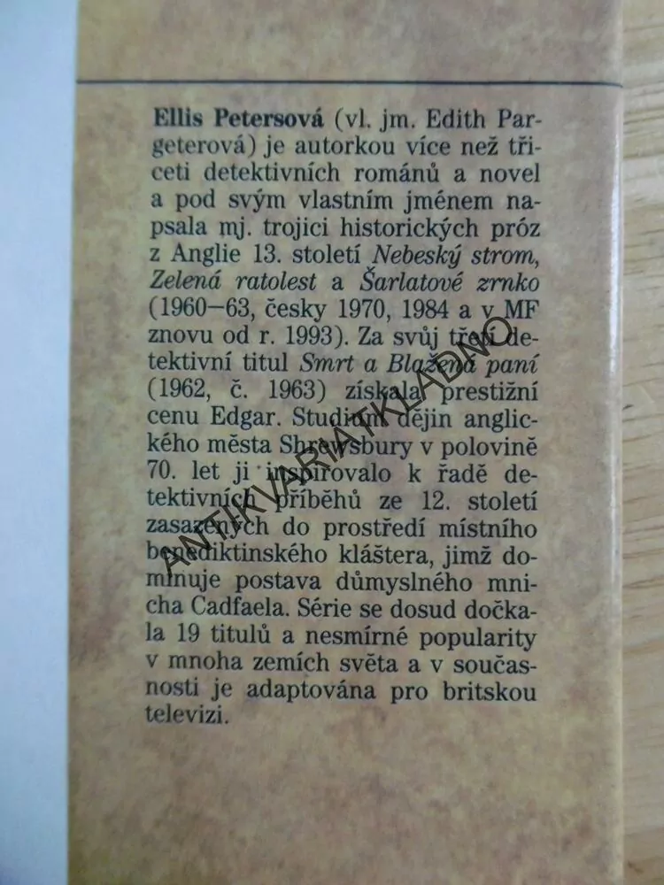 JEDEN MRTVÝ NAVÍC, PŘÍPAD BRATRA CADFAELA, ELLIS PETERSOVÁ, **an