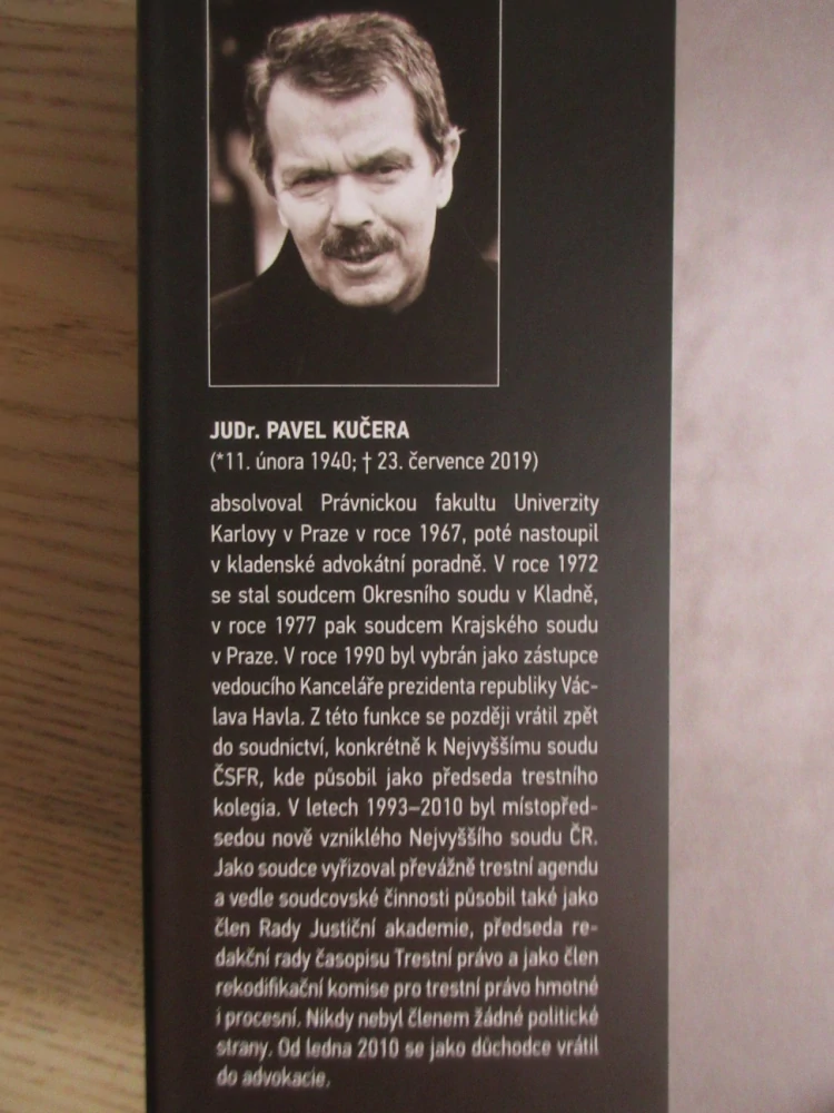 V TALÁRU NAPŘÍČ DOBOU: 13. KOMNATA ČESKÉ JUSTICE, PAVEL KUČERA, MARTIN ŠVEHLA,**an