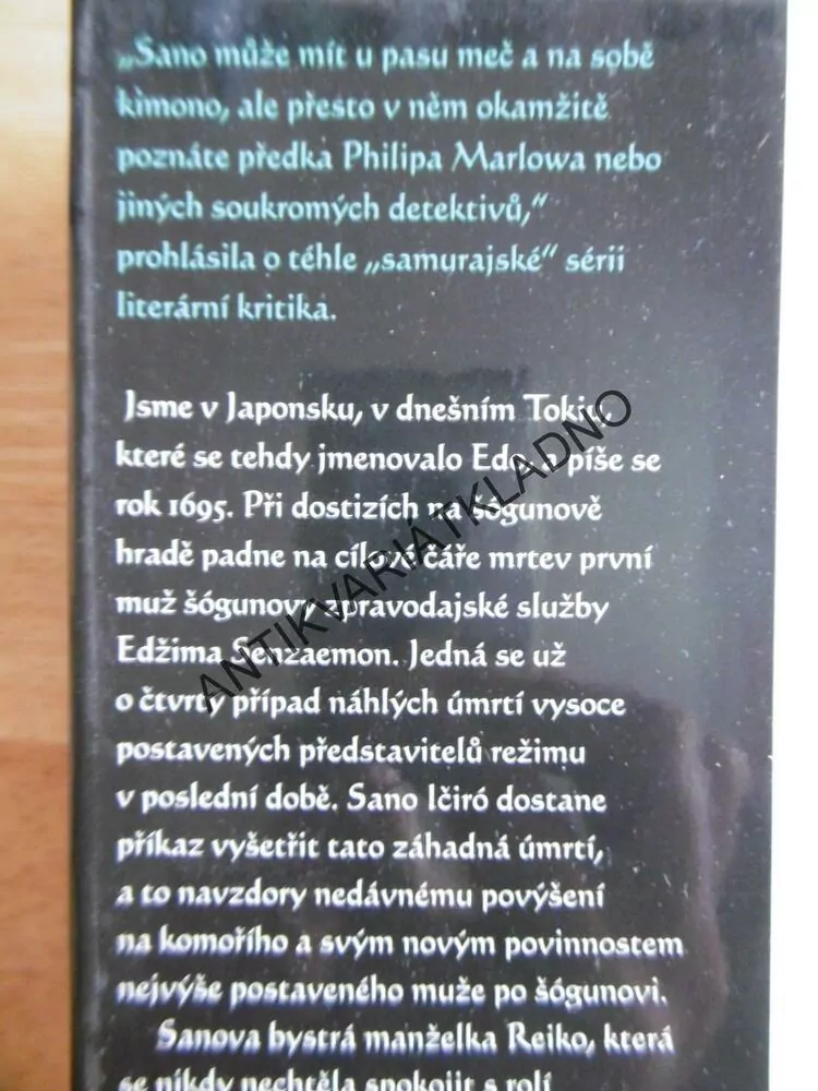 DOTEK SMRTI, LAURA JOH ROWLANDOVÁ