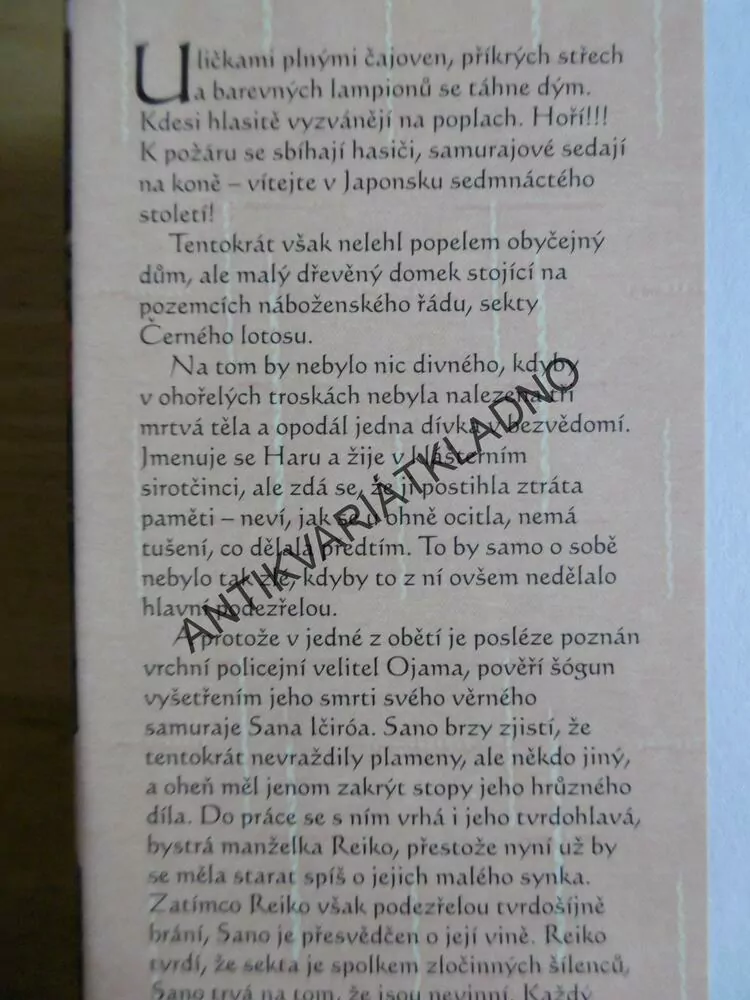 ČERNÝ LOTOS, LAURA JOH ROWLANDOVÁ, **an